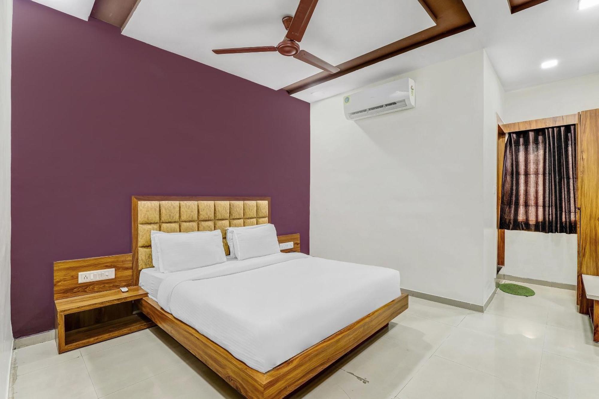 Capital O Maple View Hotel Naroda Ngoại thất bức ảnh