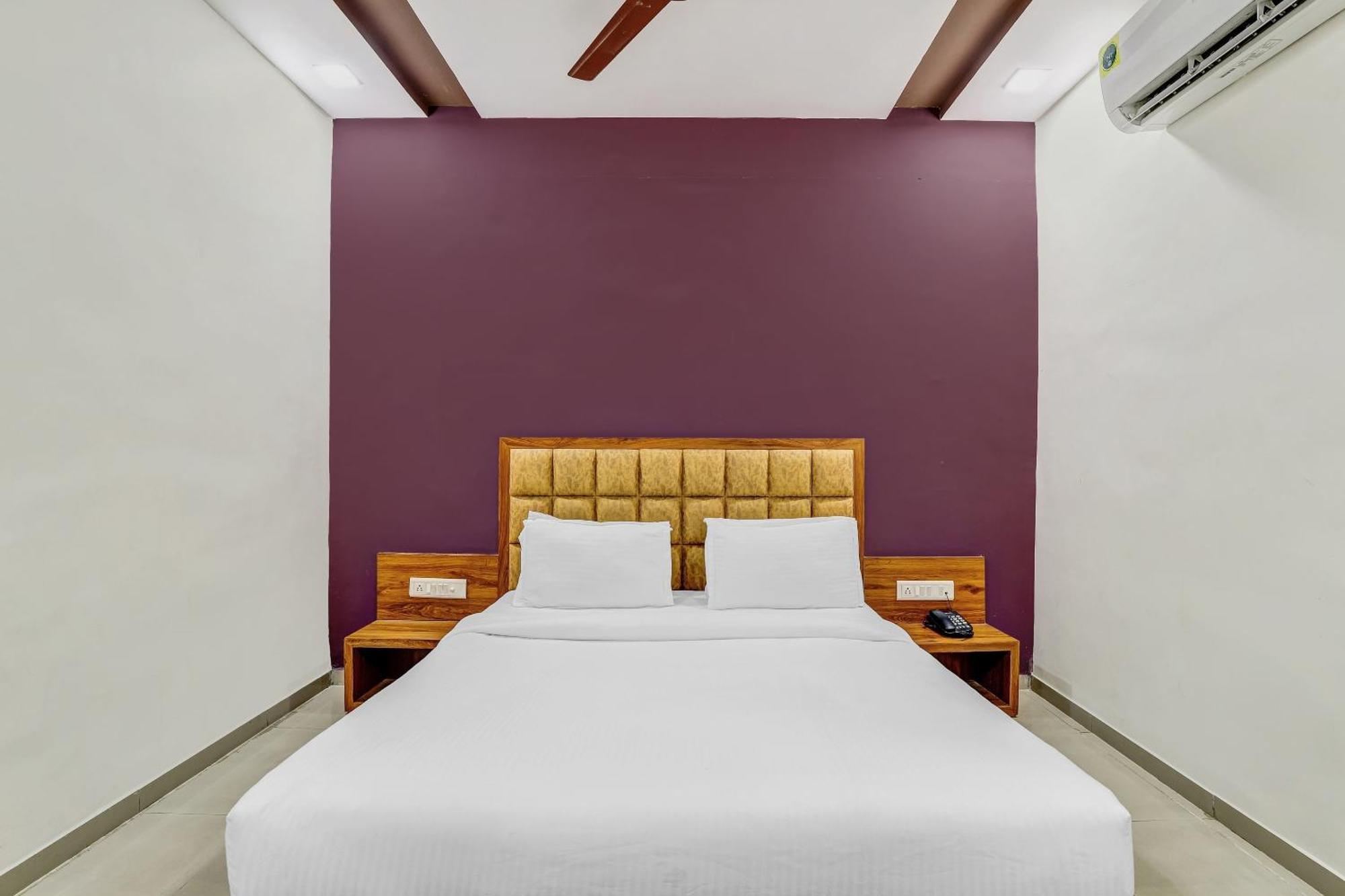 Capital O Maple View Hotel Naroda Ngoại thất bức ảnh